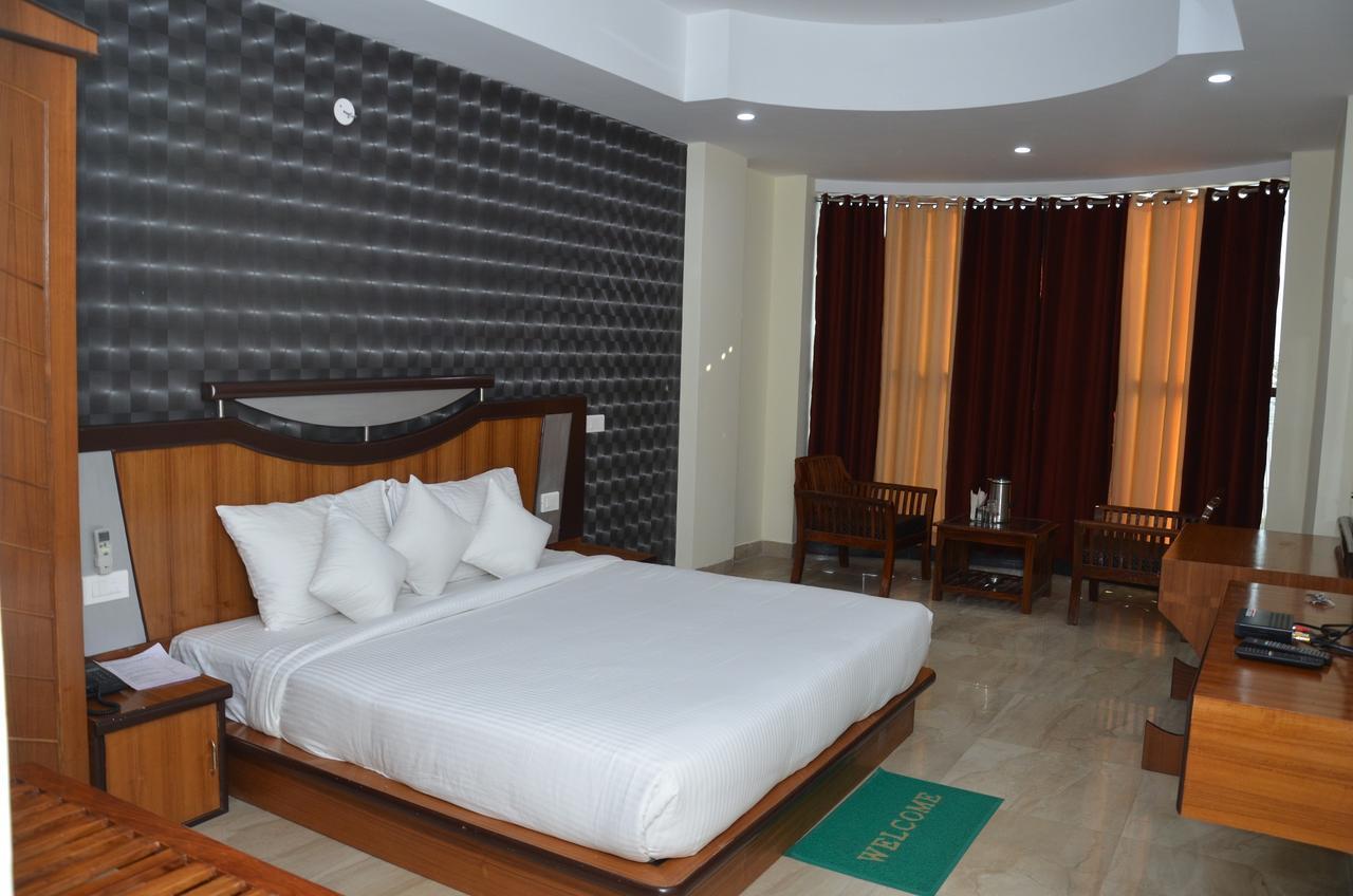 Chopra Residency Hotell Hamirpur Eksteriør bilde