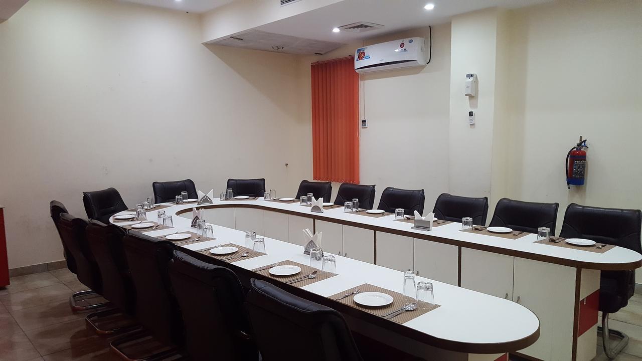 Chopra Residency Hotell Hamirpur Eksteriør bilde